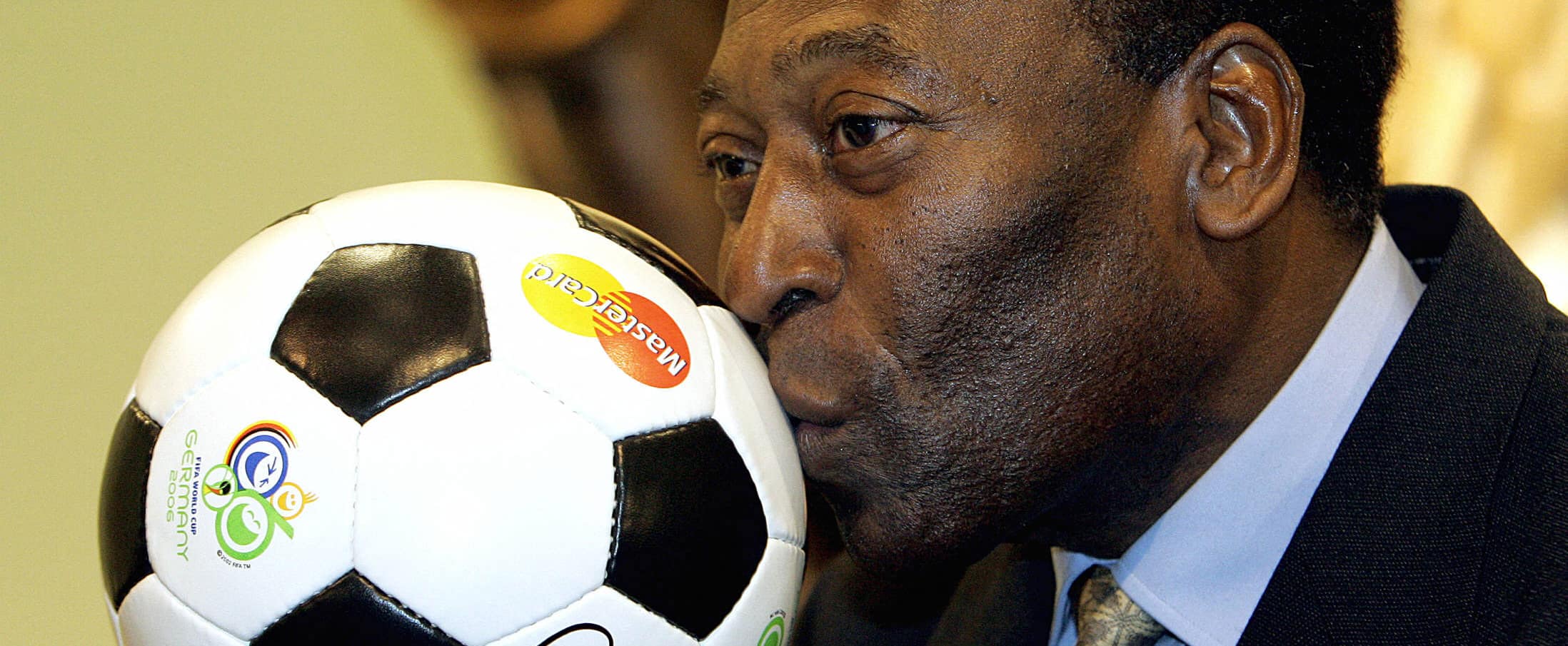 «Une nuit de plus avec lui» la famille de Pelé presque au complet à