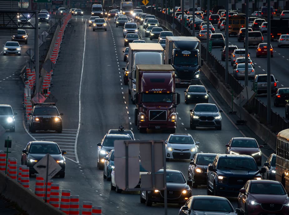 Image principale de l'article Il faut arrêter de vendre des véhicules à essence