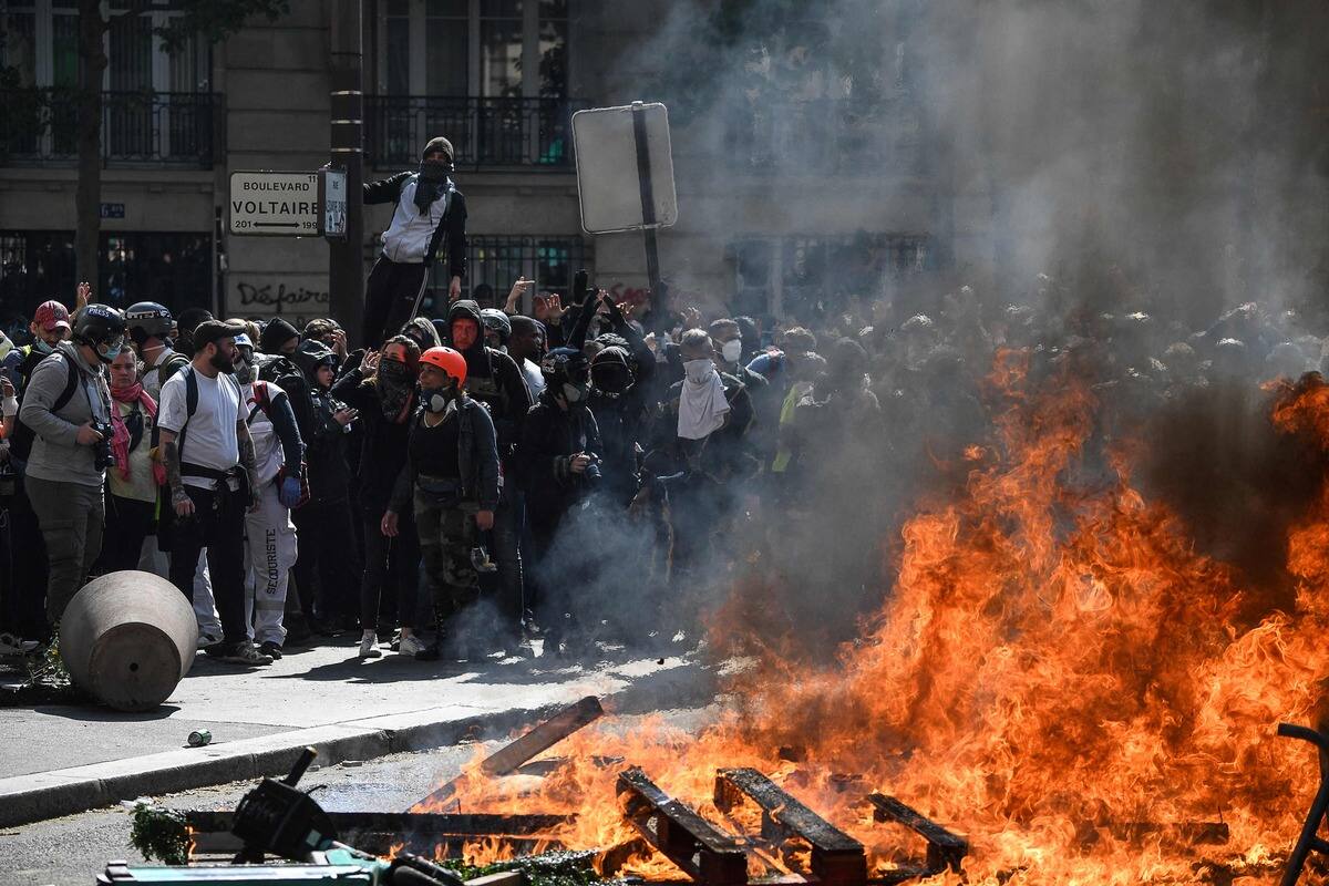 [EN IMAGES] Incidents pendant la manifestation du 1er mai &agrave; Paris