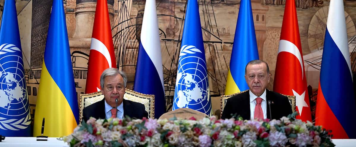 Ukraine : accord sur l’exportation des céréales, poursuite des bombardements