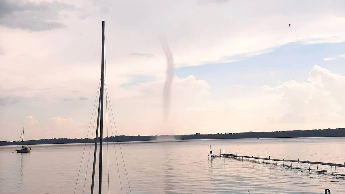 À VOIR | Une possible trombe marine aperçue au-dessus du lac des Deux Montagnes