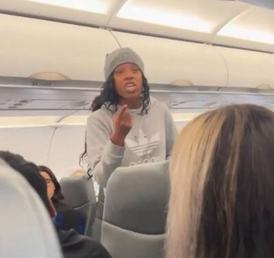 TO SEE |  “She’s possessed!”: plane passenger causes real chaos