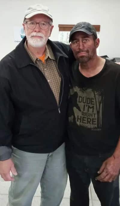 Man swore he would never get lost again: two hikers lost in the jungle for 8 days and found 3km from their car