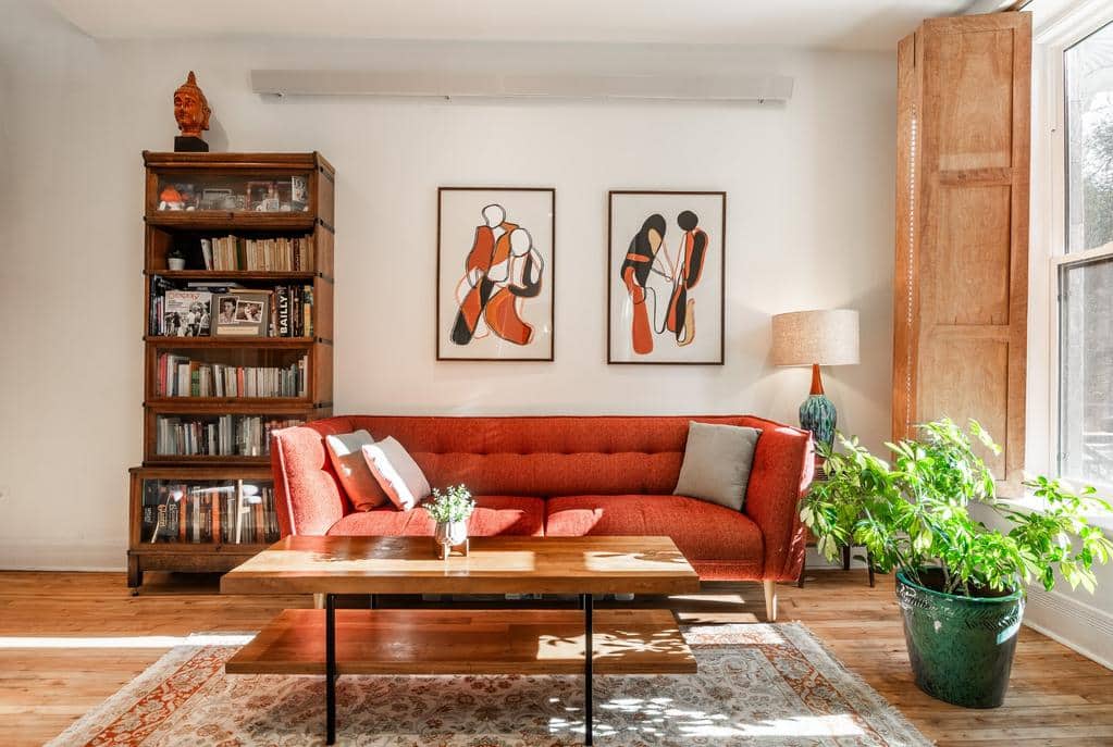 Ce duplex rénové au cachet indéniable est à vendre