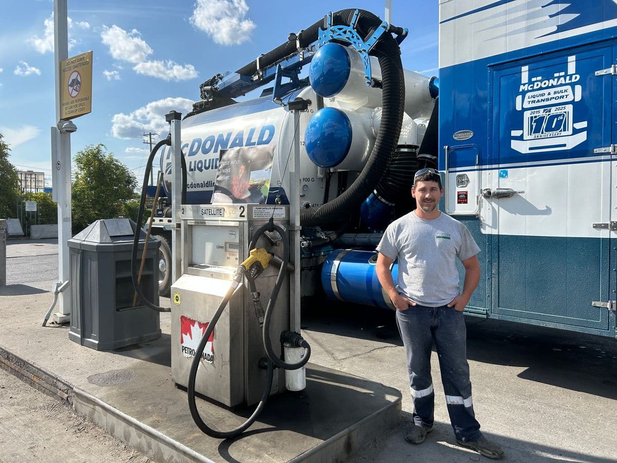 Effet de la bourse carbone: les entreprises de camionnage font le plein d&rsquo;essence partout... sauf au Qu&eacute;bec