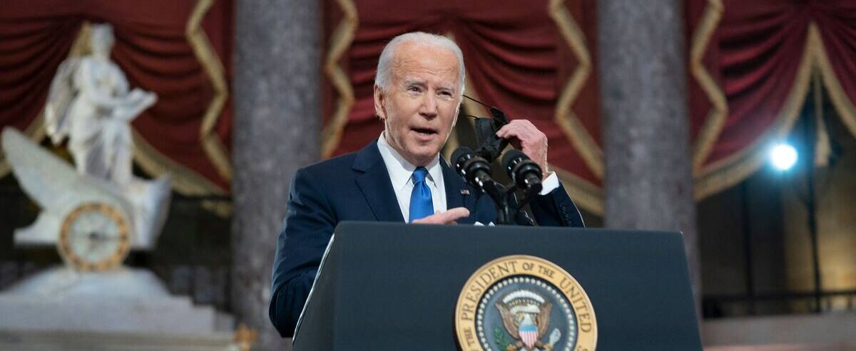 Assaut du Capitole: Trump a «tenté d'empêcher un transfert pacifique du pouvoir», accuse Biden