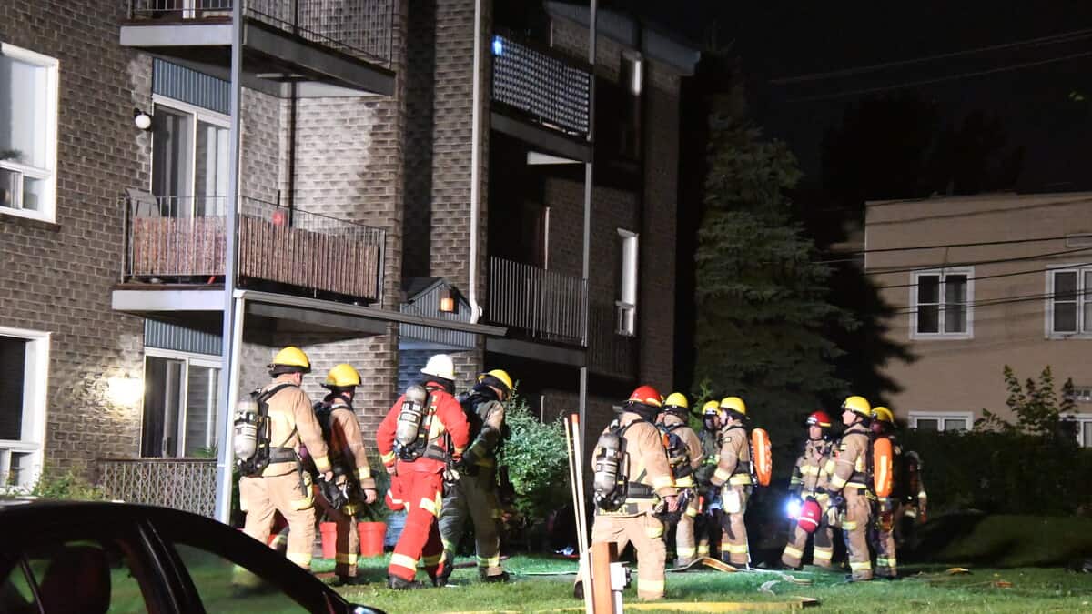 Une personne sauvée d’un incendie dans un immeuble à logement