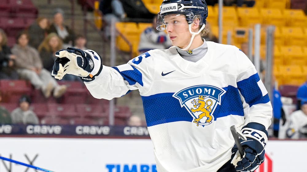 Aatos Koivu suivi étroitement par Lauri Korpikoski et le CH