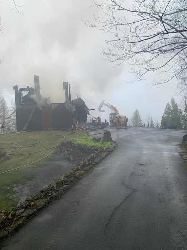Une r&eacute;sidence victime de la foudre &agrave; Sainte-Ad&egrave;le