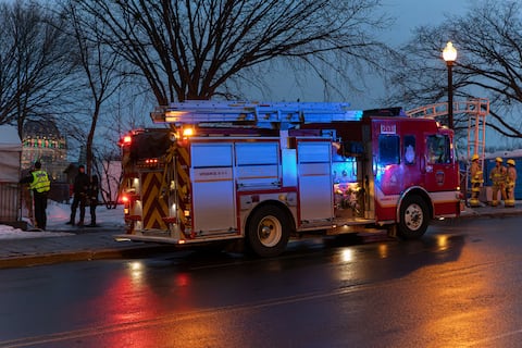 Detonation in the Upper Town of Quebec: a person arrested for the start of a fire in the Youville parking lot