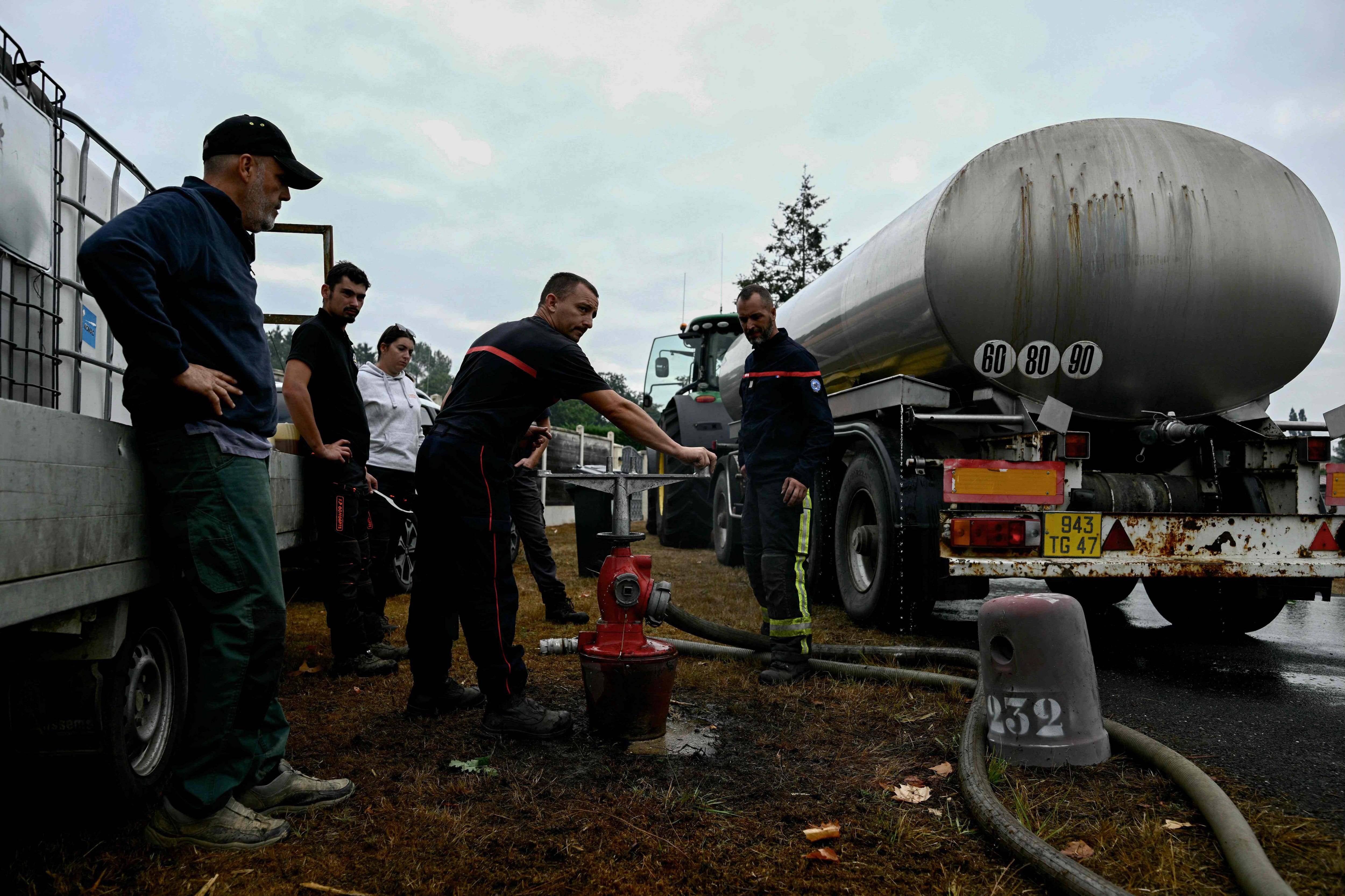 Benjamin Brethes wanted to thank all the farmers who mobilized to help the firefighters.