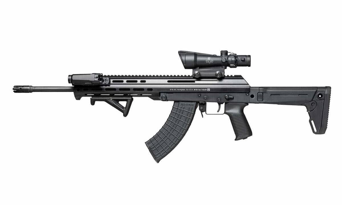 Quatre ans de prison pour avoir remis des armes semi-automatiques à un ...