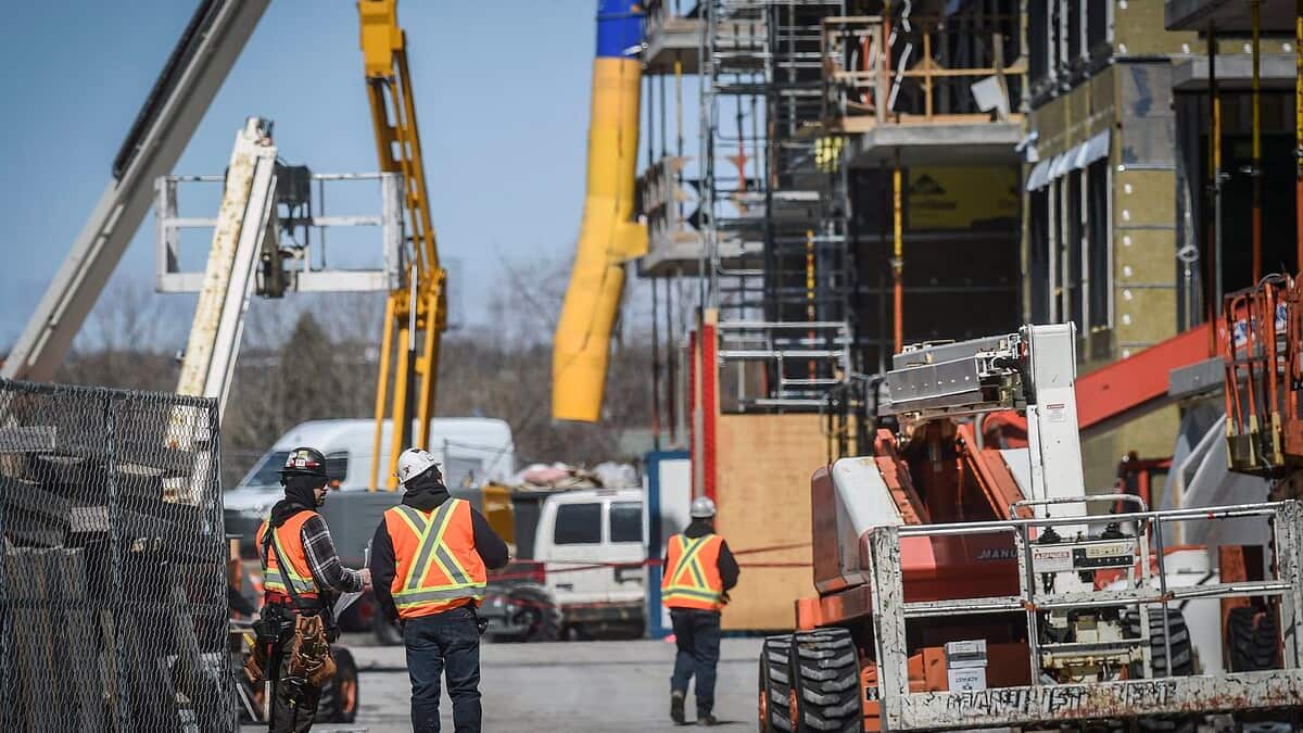 Dépassements de coûts: la surchauffe inquiète la vérificatrice générale