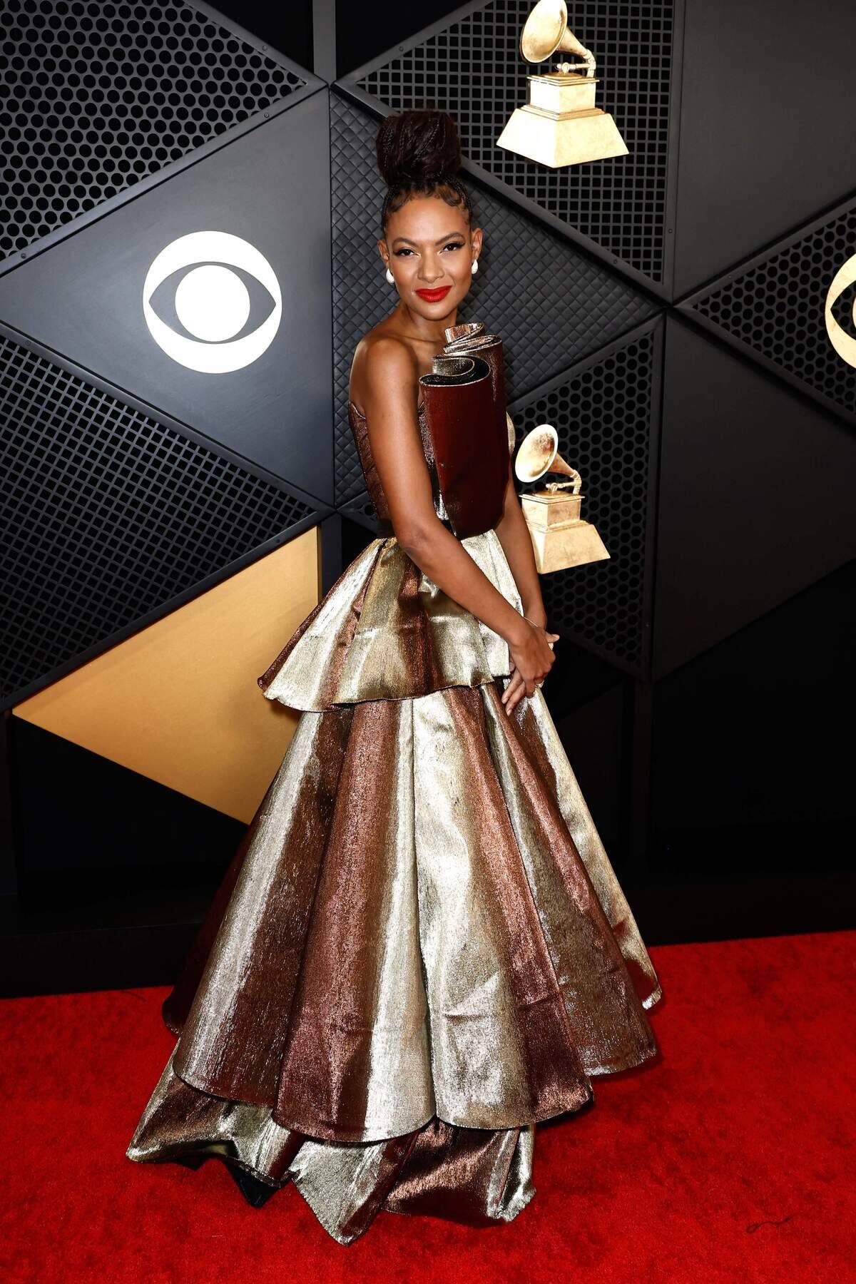 Tous les plus beaux looks du tapis rouge des Grammys 2024 | Le Sac de chips, image size:925x1388