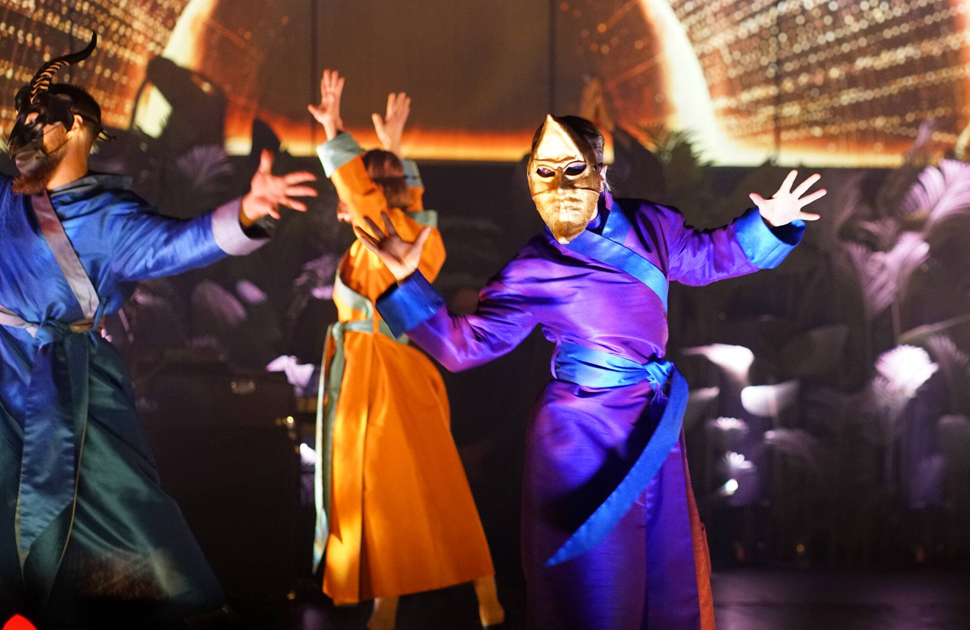 Voyage &agrave; travers les astres avec le Cirque &Eacute;loize