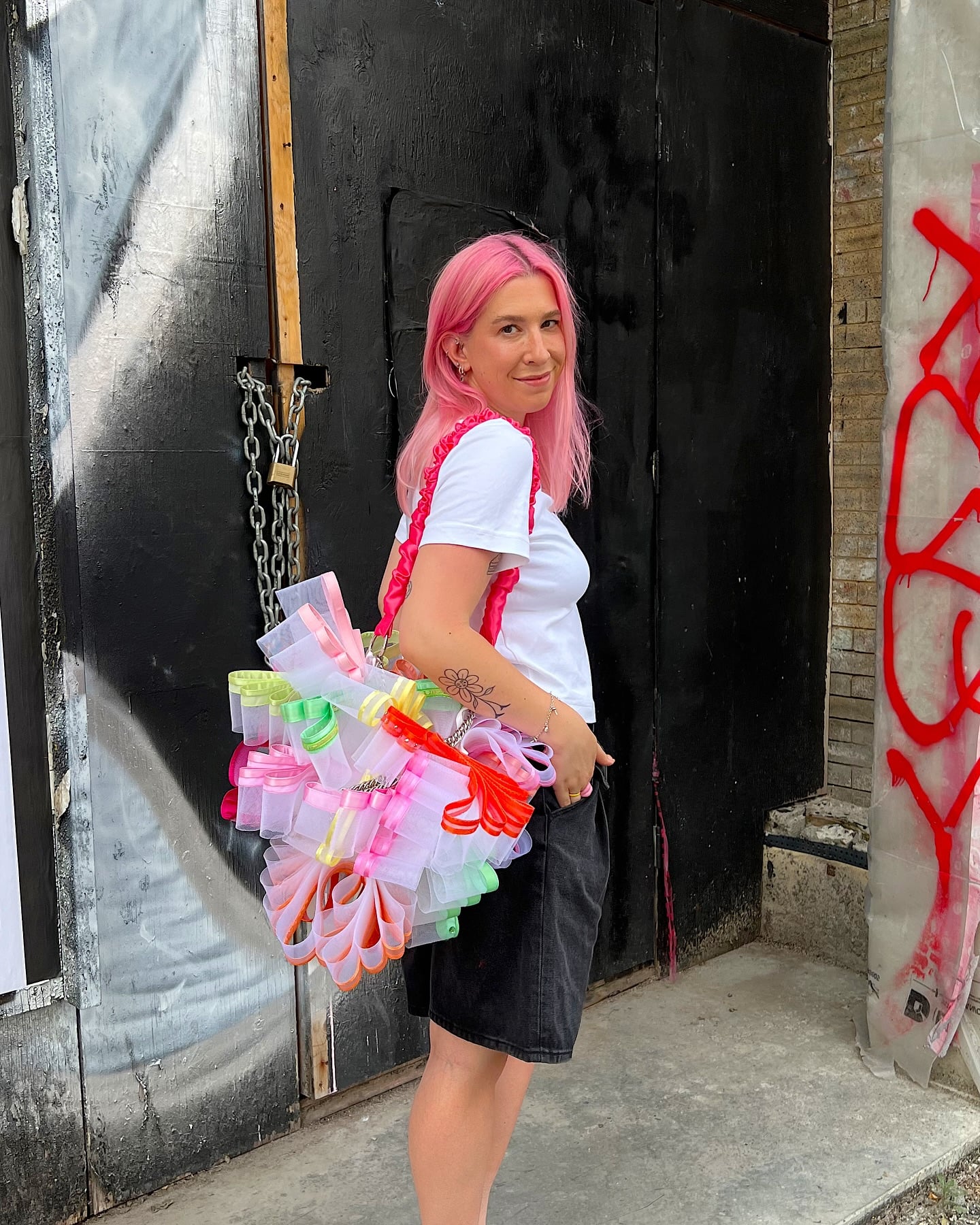 Elle fait une métamorphose complète de ses cheveux