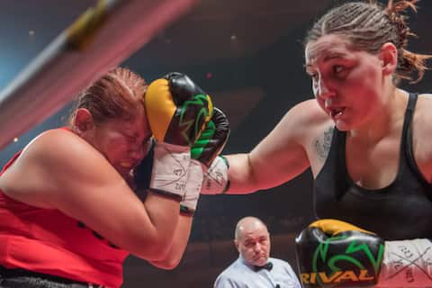 This Quebec boxer lost 130 pounds before returning to the ring