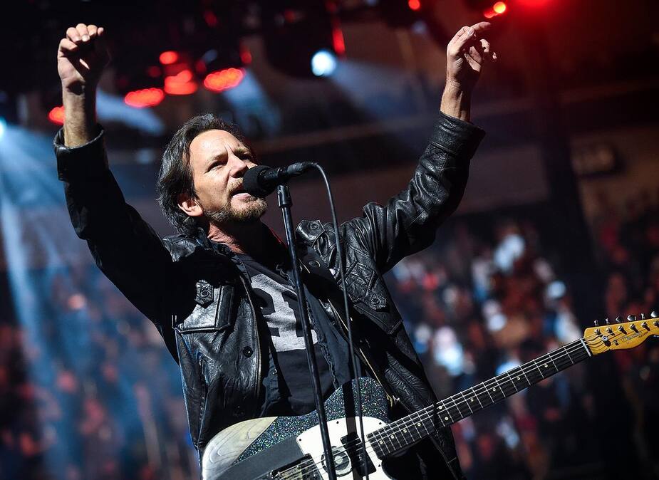 Image principale de l'article Pearl Jam fait pointer les téléphone vers la Lune