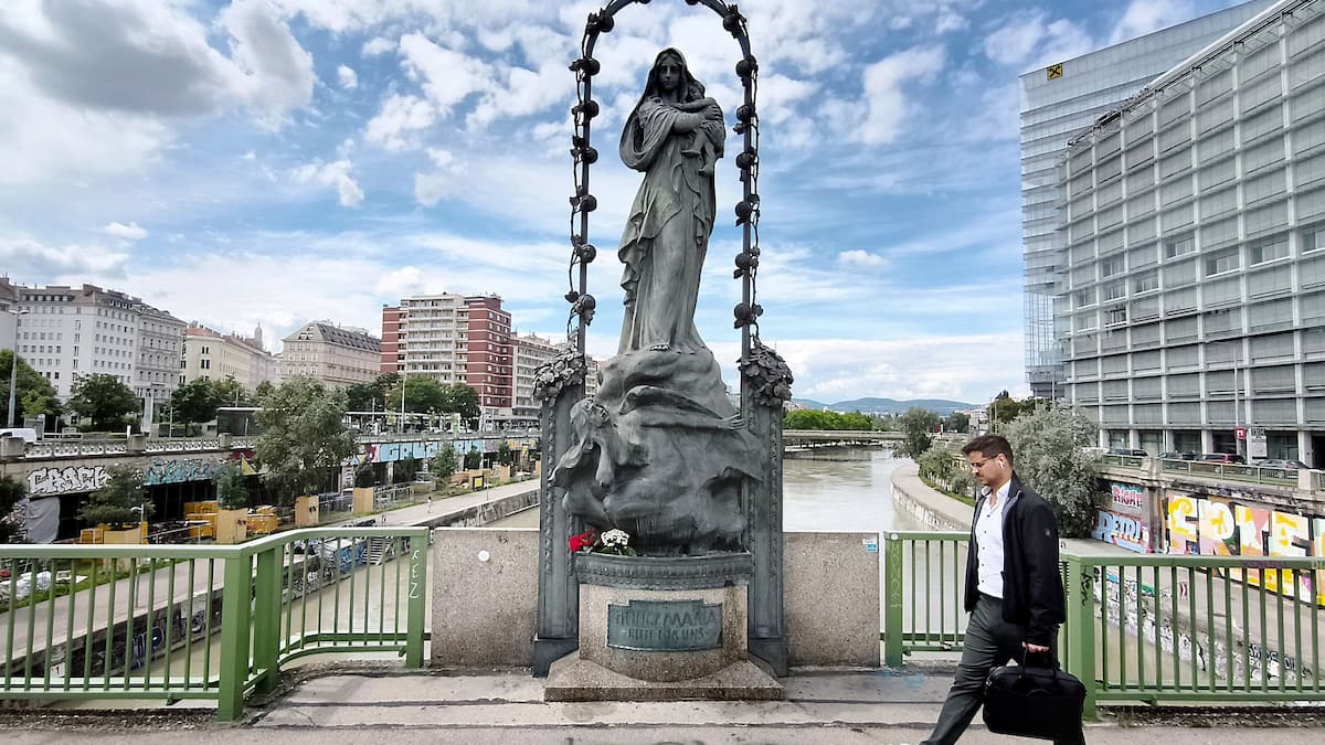 Scandale en Autriche: un ex-agent secret accusé d’espionnage pour la Russie retrouve sa liberté