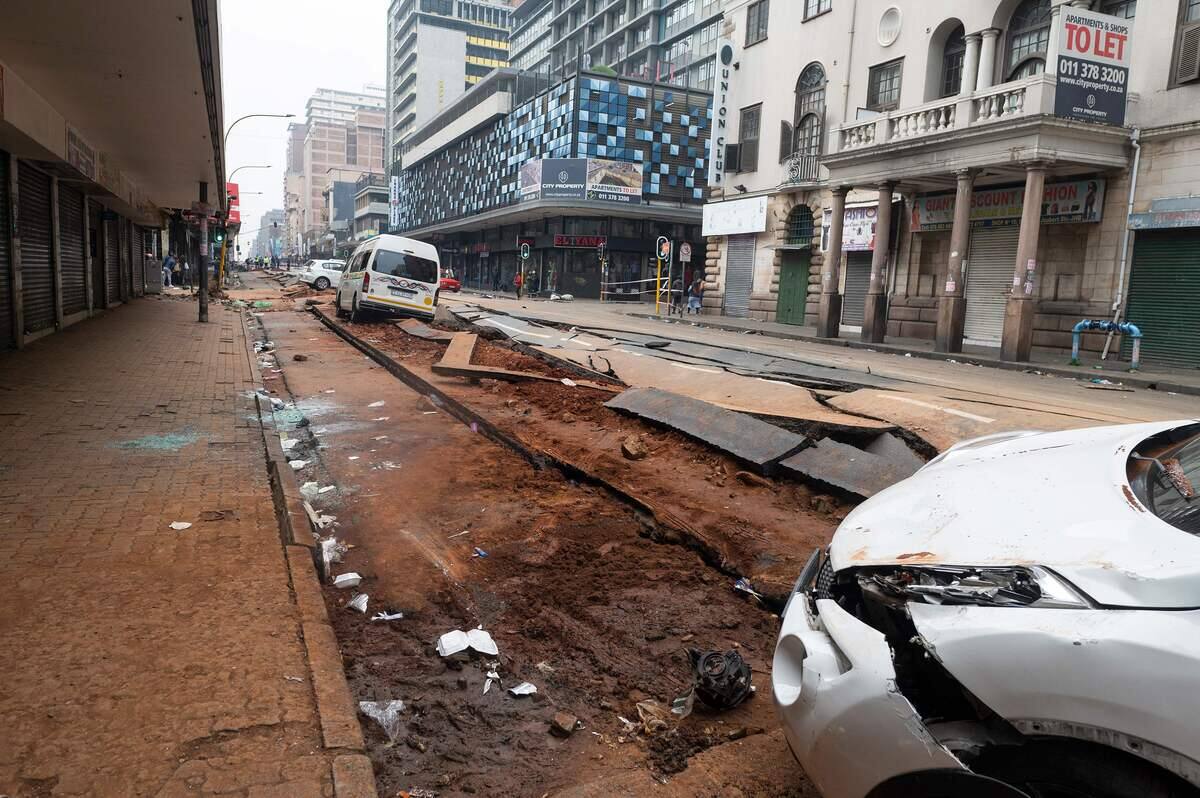 &Agrave; VOIR: Myst&eacute;rieuse explosion &agrave; Johannesburg: un mort et 48 bless&eacute;s