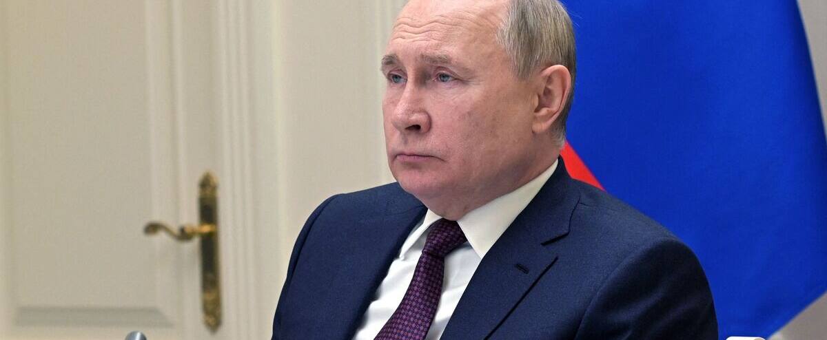 Ukraine: Poutine blâme Kiev pour l'escalade, mais appelle à «intensifier» la diplomatie