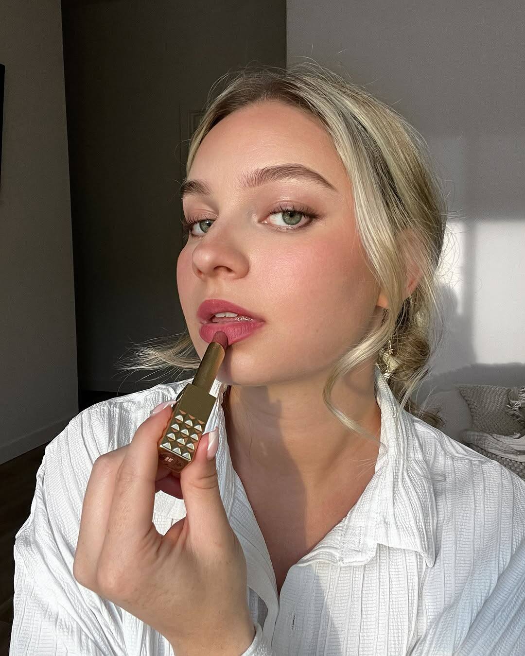 Pourquoi les lèvres gercées sont-elles tendance? 