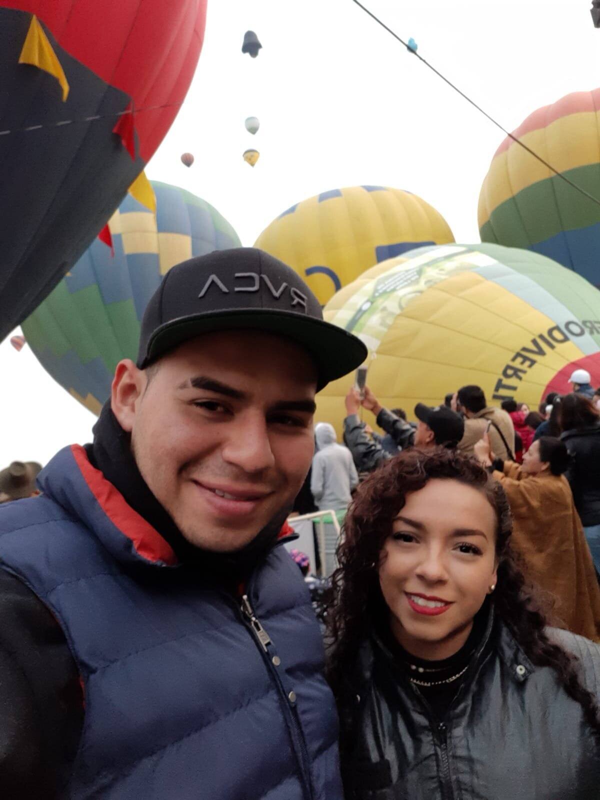 Jesús Rubén Rodríguez Ortega recibe ayuda de sus padres que vinieron de México para ayudarlo, ya que ya no es independiente.