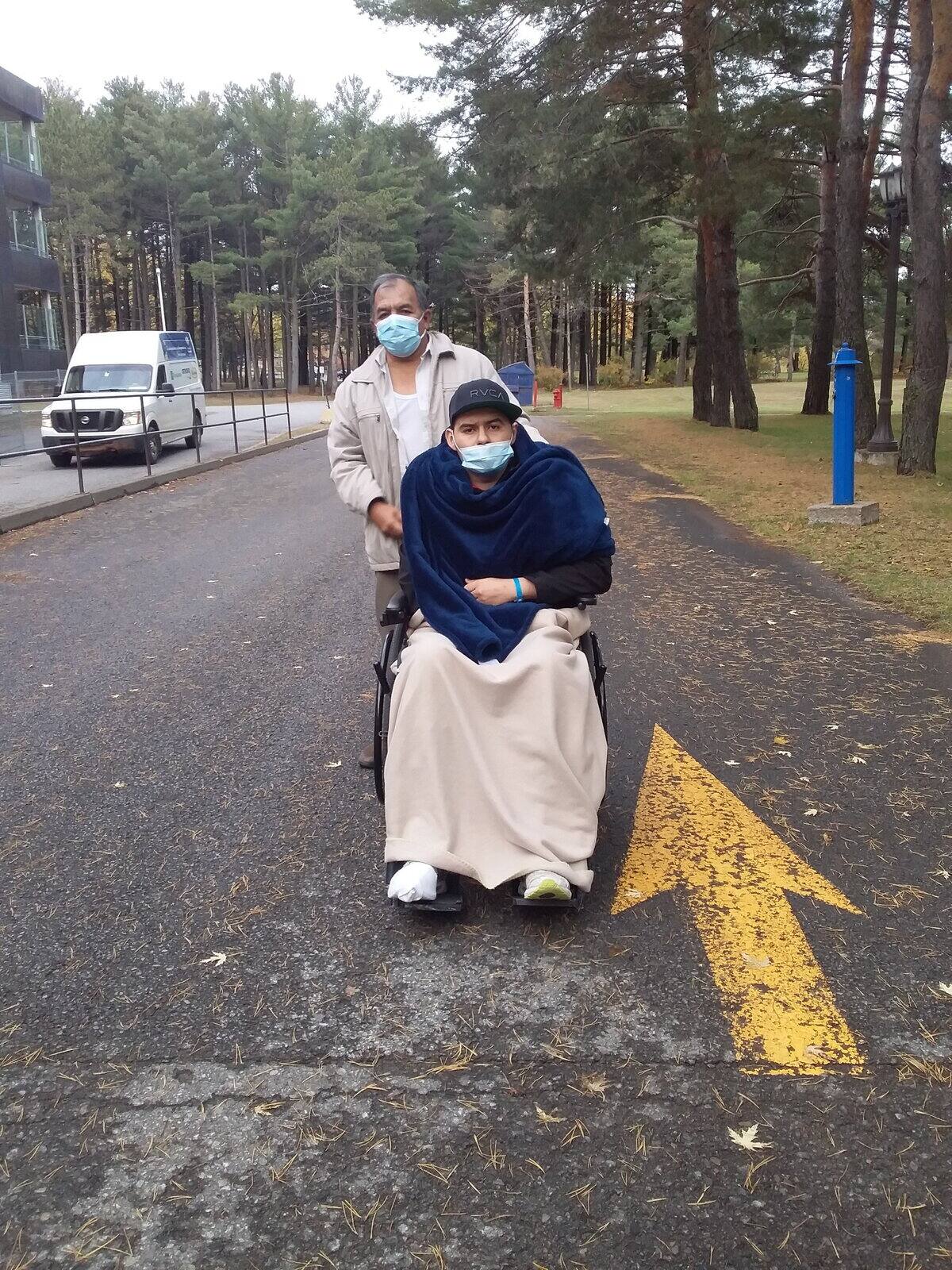 Un travailleur mexicain gravement malade au Qu&eacute;bec r&eacute;clame une r&eacute;sidence permanente pour des raisons humanitaires