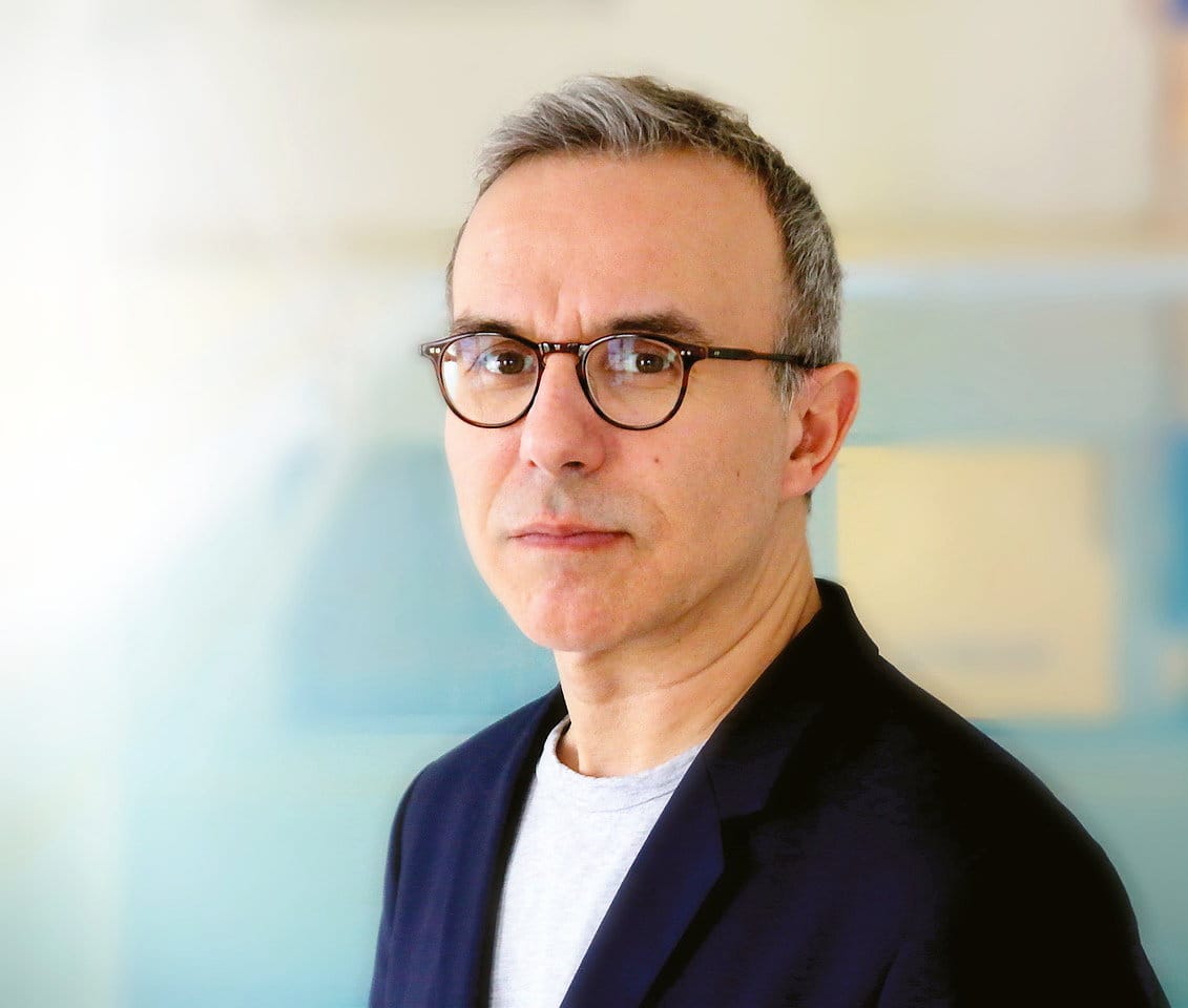 Philippe Besson explore le poids des secrets de famille dans son dernier roman