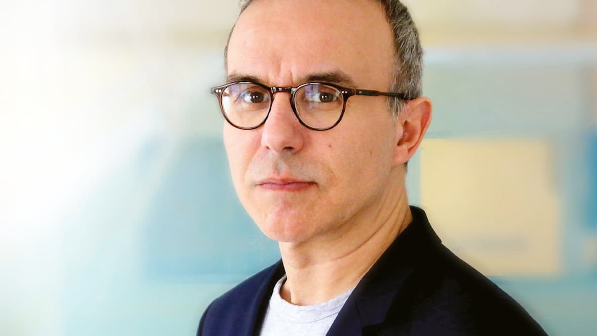 Newspaper Besson Philippe Besson explore le poids des secrets de famille dans son ...