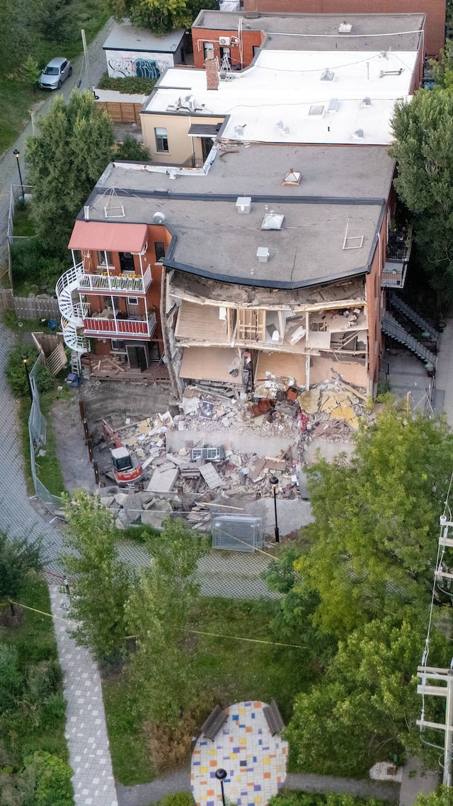 The building that collapsed in the Saint-Henri district of Montreal on Monday afternoon.