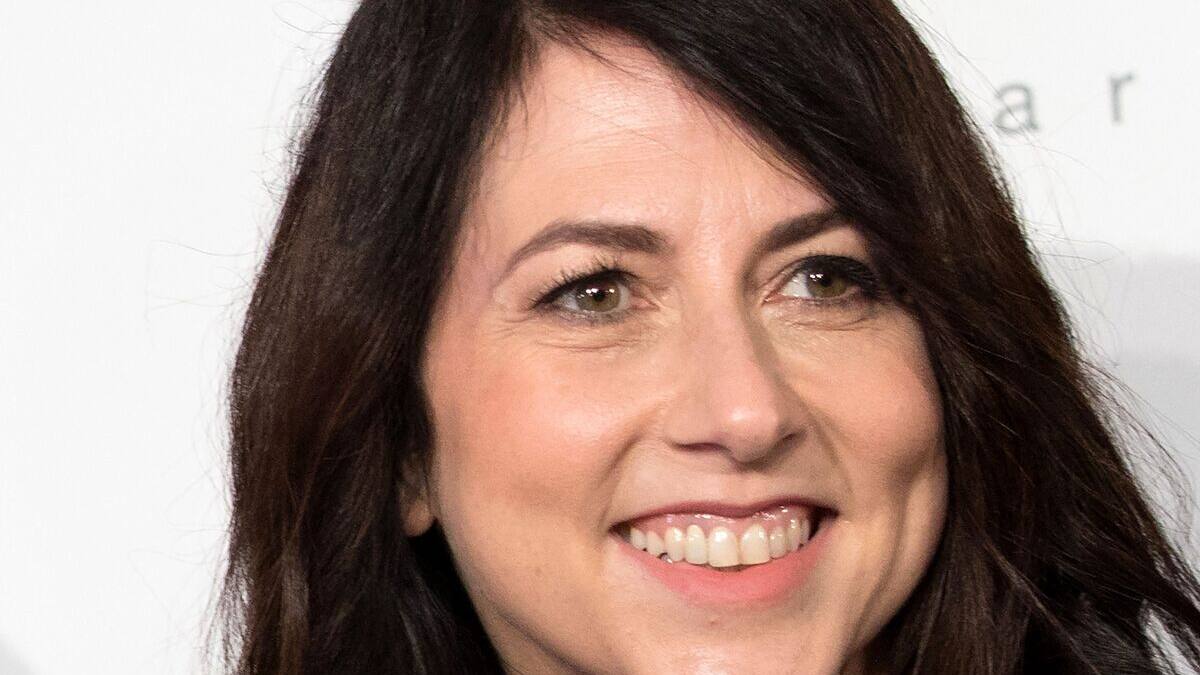 MacKenzie Scott, ex-femme de Jeff Bezos, donne 436 millions de dollars à une ONG d’aide aux mal-logés