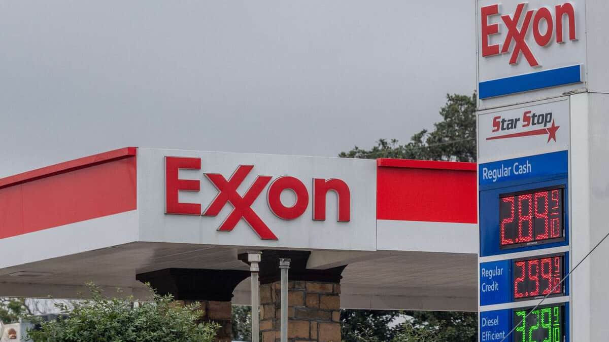 Oil giant Exxon Mobil announces its withdrawal from Russia Oil giant Exxon Mobil announces its withdrawal from Russia