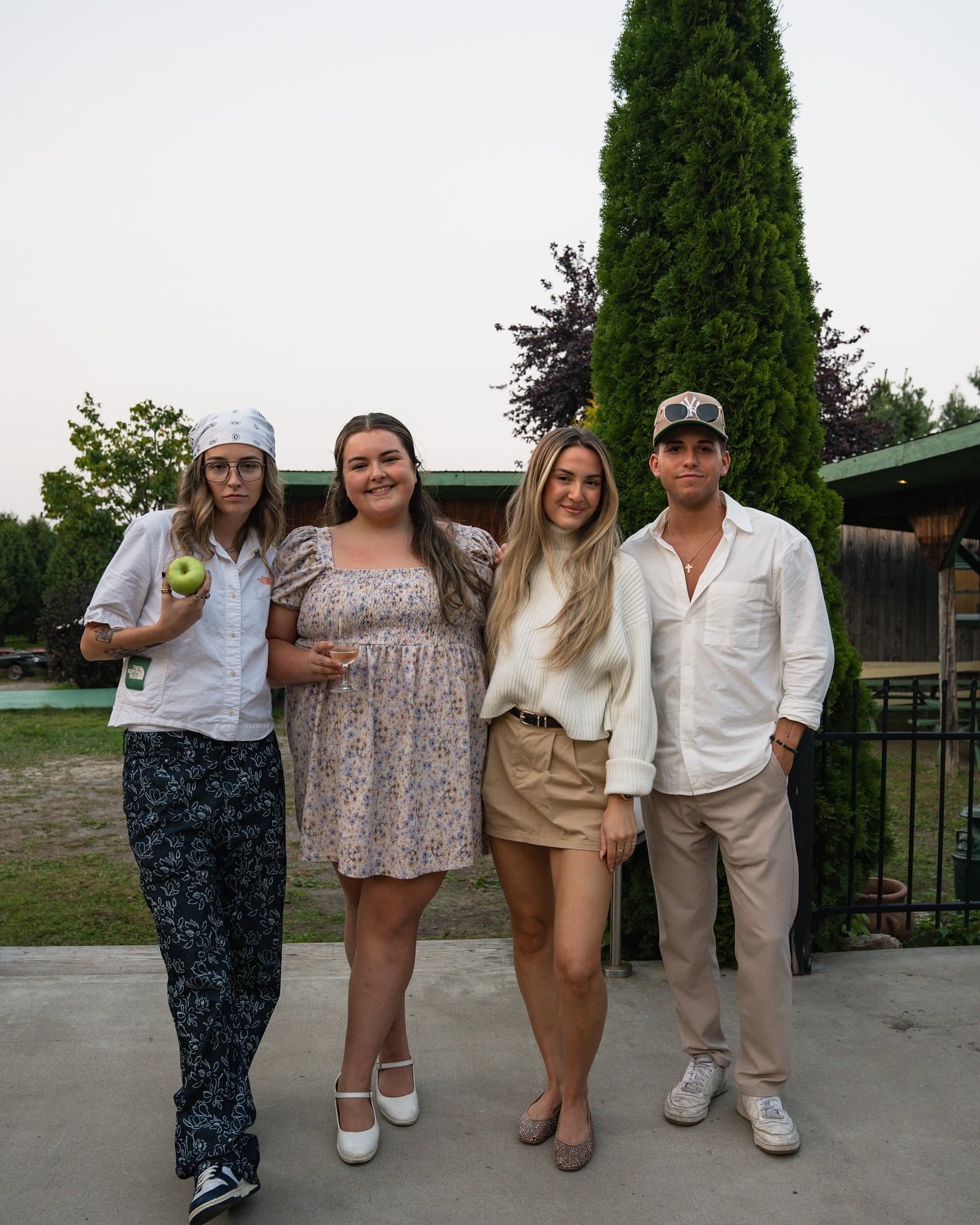 Elle serait en couple, selon CETTE influenceuse