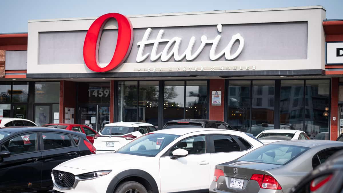 Congédiée alors qu’elle est enceinte: une employée d’un restaurant de Laval sera dédommagée