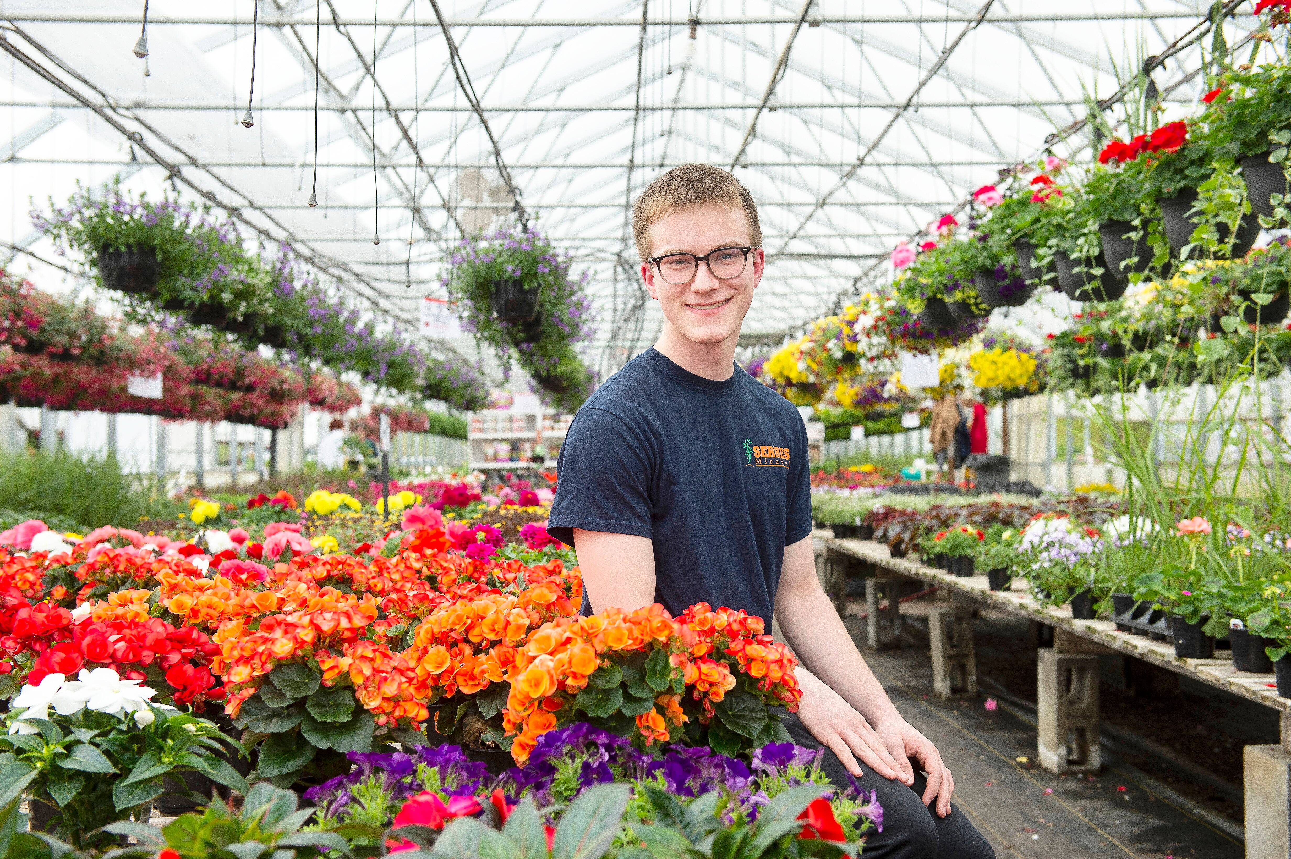 Vivre &laquo;pauvre&raquo; de son sport: patineur artistique et... vendeur de fleurs