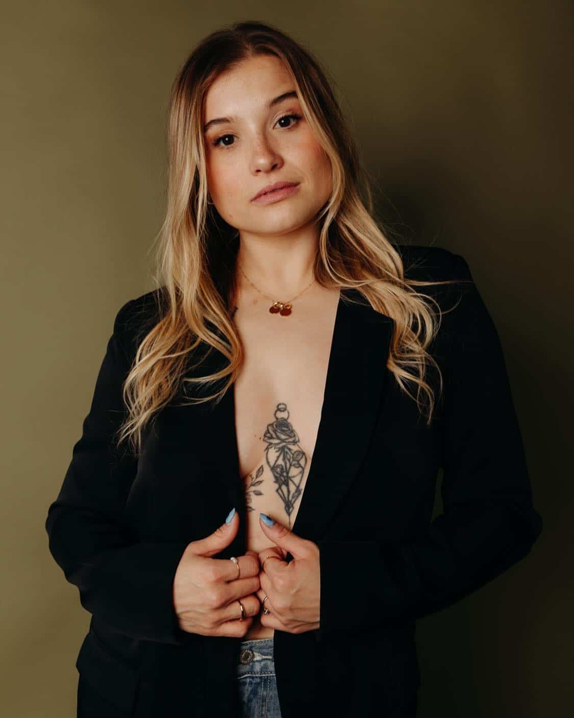 Bye bye à son look typique, voici sa nouvelle tête