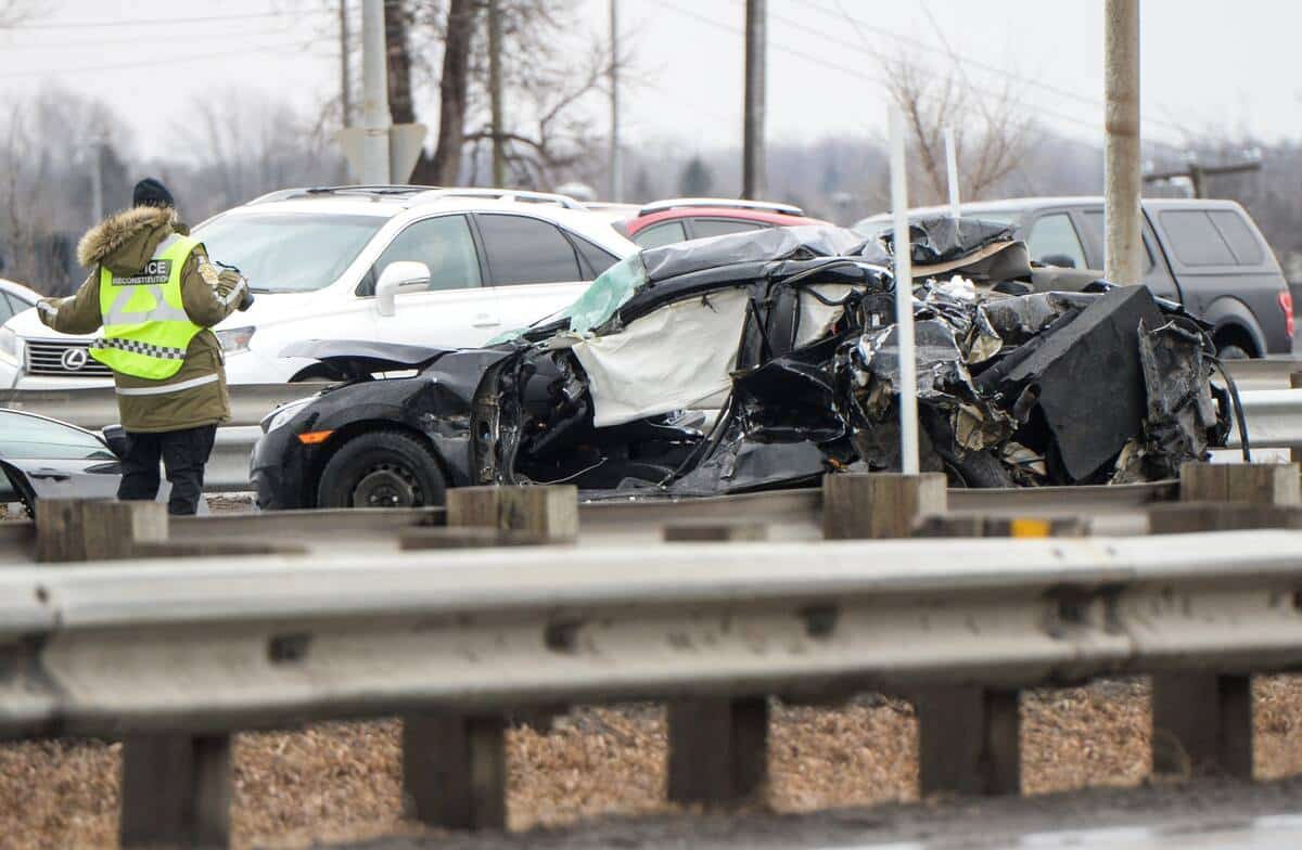 [PHOTOS] Grave accident sur l&rsquo;A640: un automobiliste dans un &eacute;tat critique