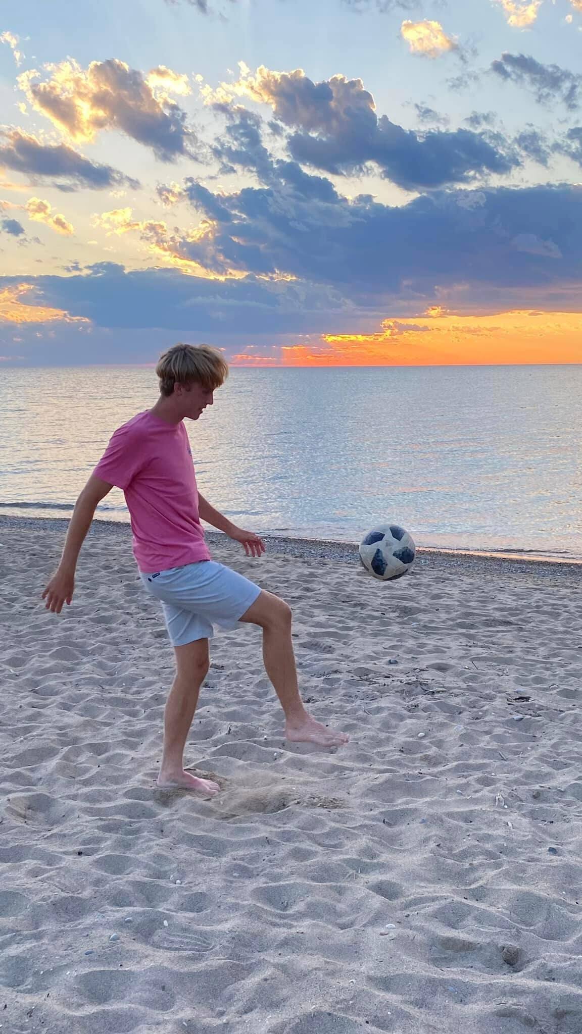 Ludovic jouait au soccer semi-professionnel avant la maladie