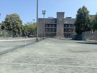 Los terrenos de tenis de arcilla del parque Saint-Viator en Offremont se han cerrado hasta nuevo aviso. La arcilla utilizada en los terrenos podría contener un nivel de asbesto alarmante.