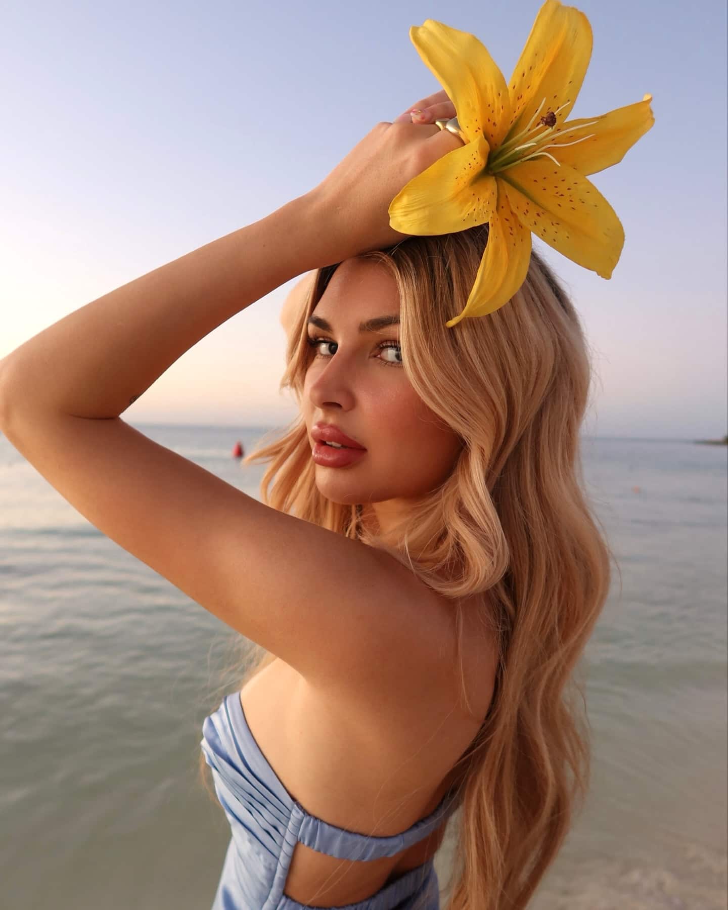 Elle risque sa vie en voyage pour cette raison