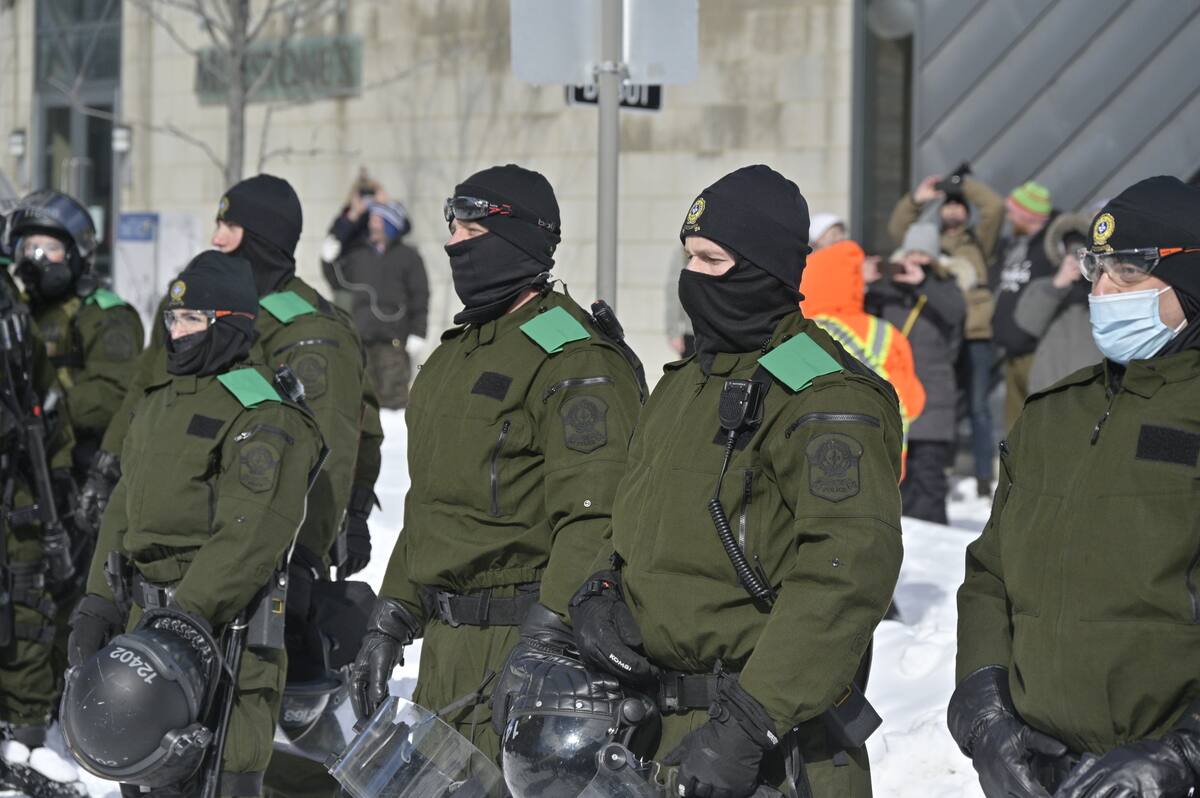 Les policiers &laquo;entendent mais n&rsquo;&eacute;coutent pas tout&raquo;