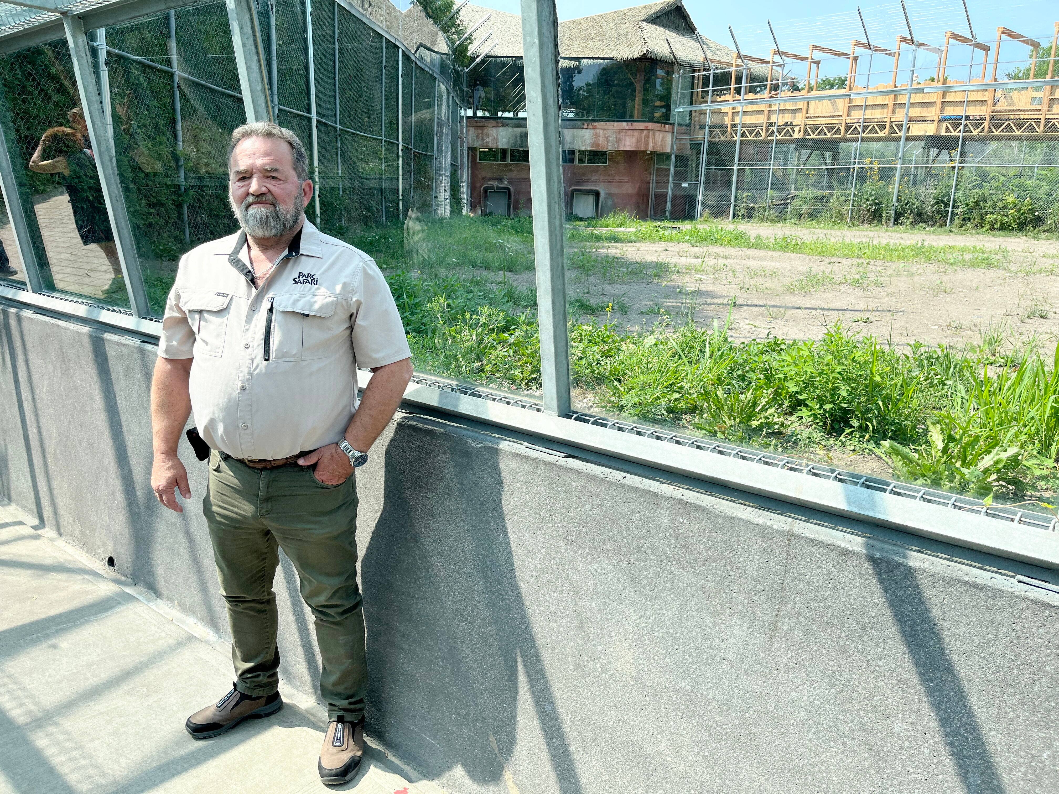 Serge Lussier, zoólogo durante 30 años y director gerente del Safari Park. Trabajó durante cinco meses para permitir la transferencia de dos Cougars de 10 meses que perdieron a su madre en febrero pasado.
