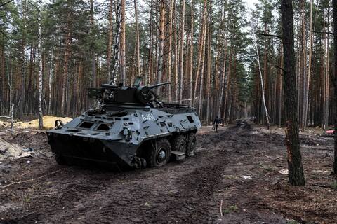 En un bosque cerca de Kiev, un campamento secreto de mil soldados rusos