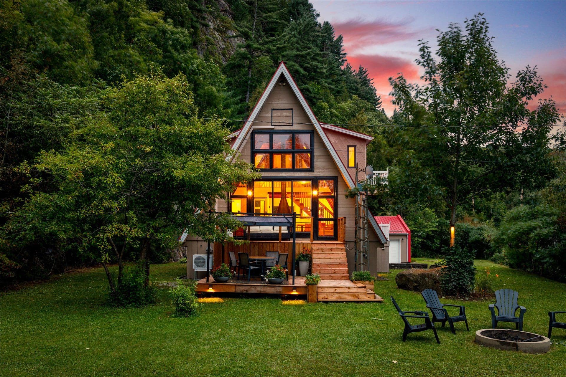 Une maison "A Frame" à vendre pour 415 000$