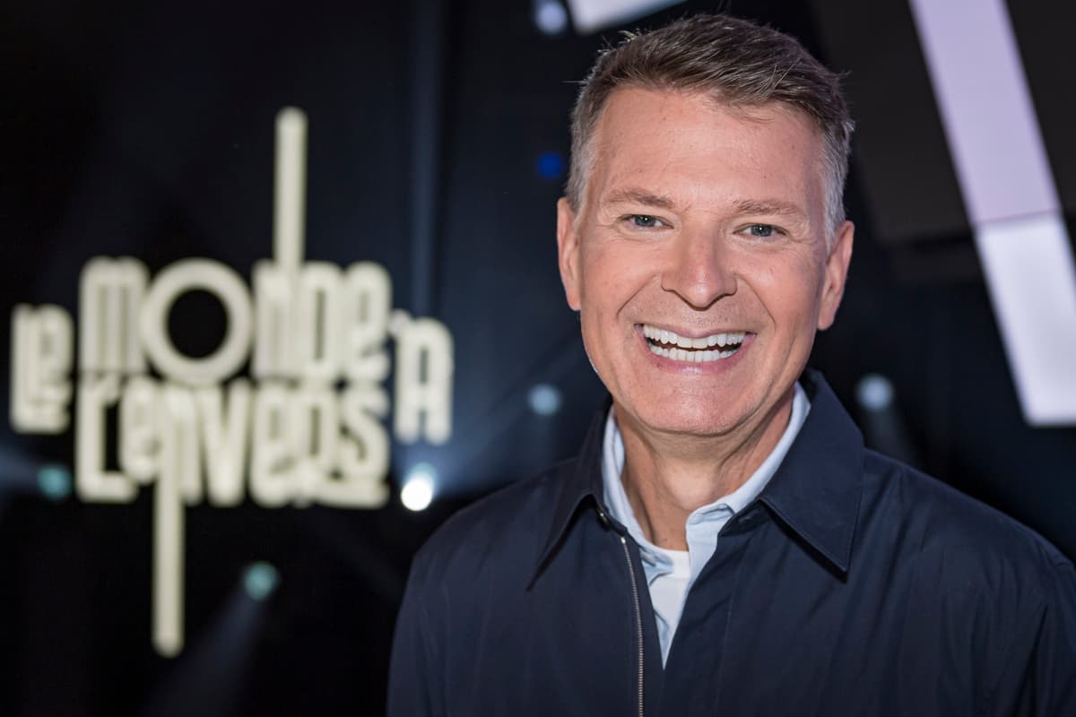 Stéphan Bureau dévoile le décor de son émission