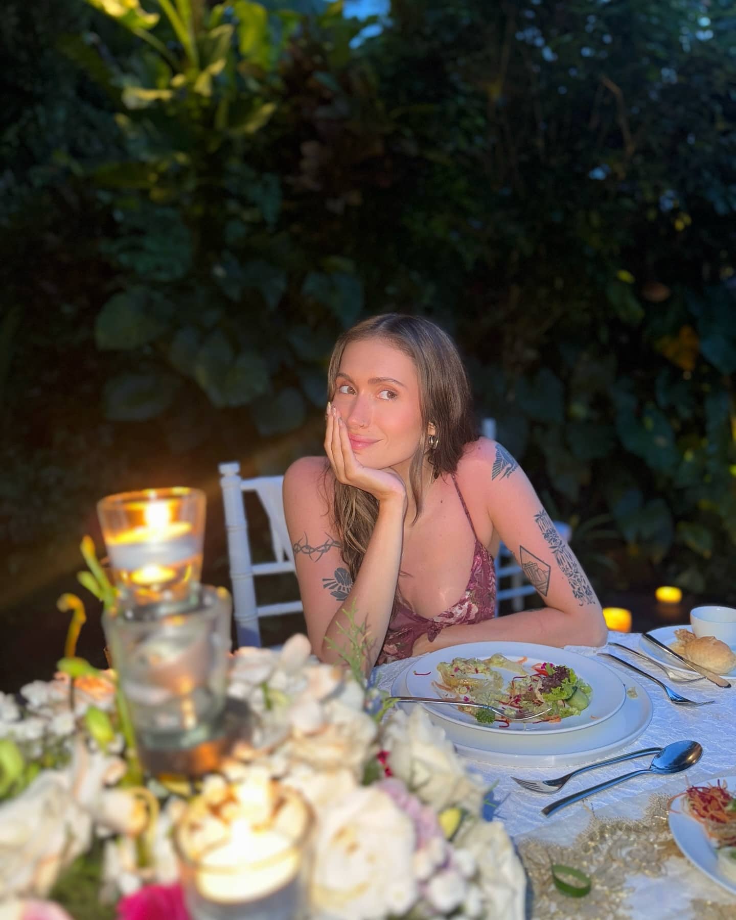 Sa photo totalement nue avec Claude à Bali