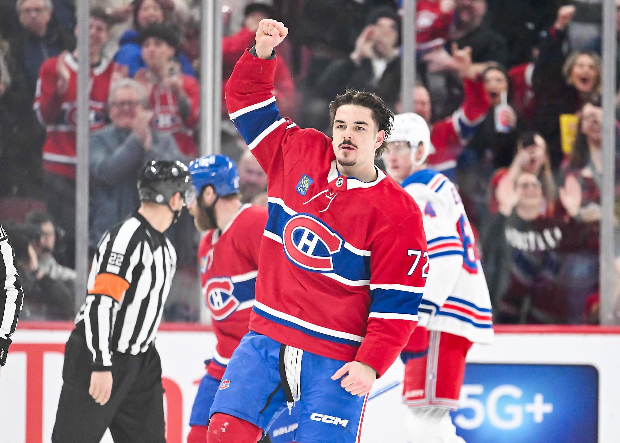 Le combat de Xhekaj a crinqu&eacute; Slafkovsky: &laquo;J&rsquo;&eacute;tais tellement survolt&eacute;&raquo;