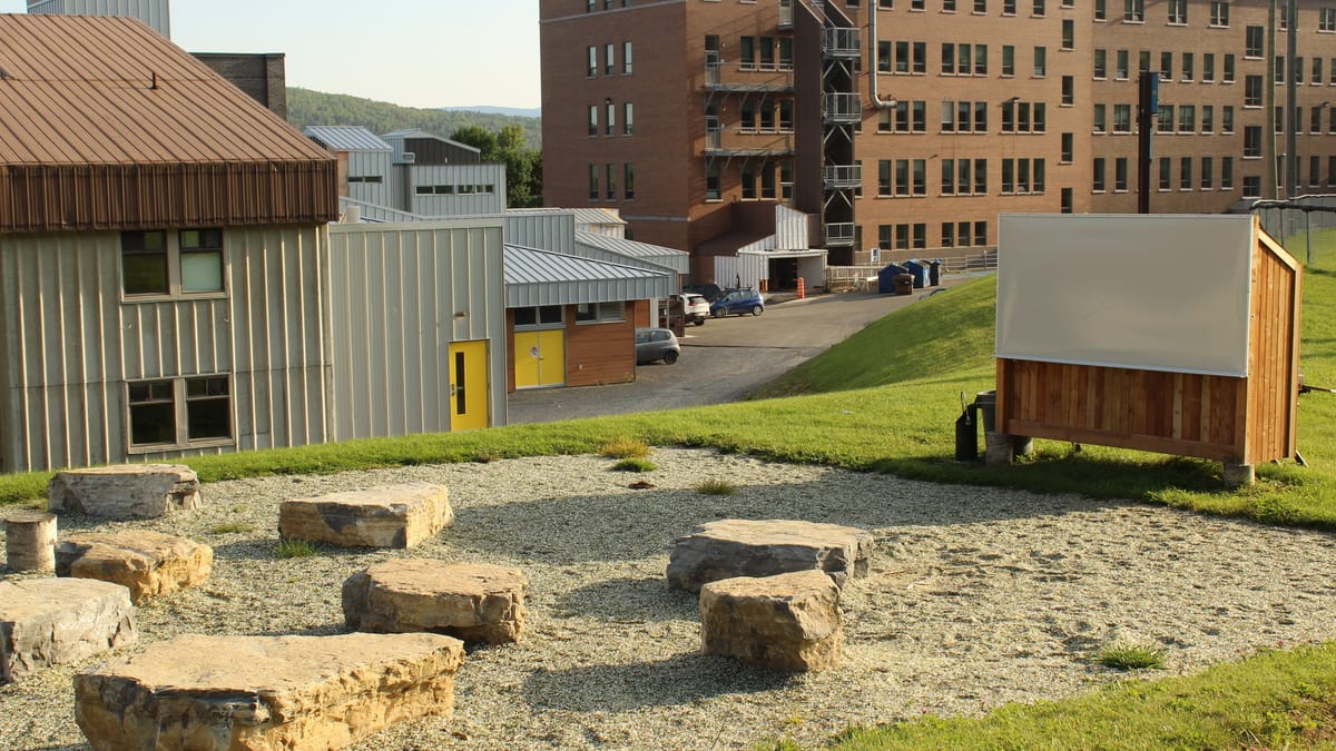 Des classes extérieures au Cégep de la Gaspésie et des Îles JDM