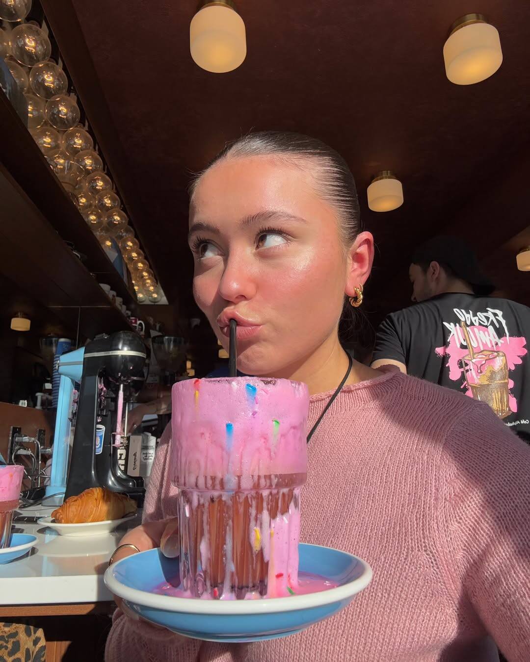 Le matcha rose du Café Alphabet revient